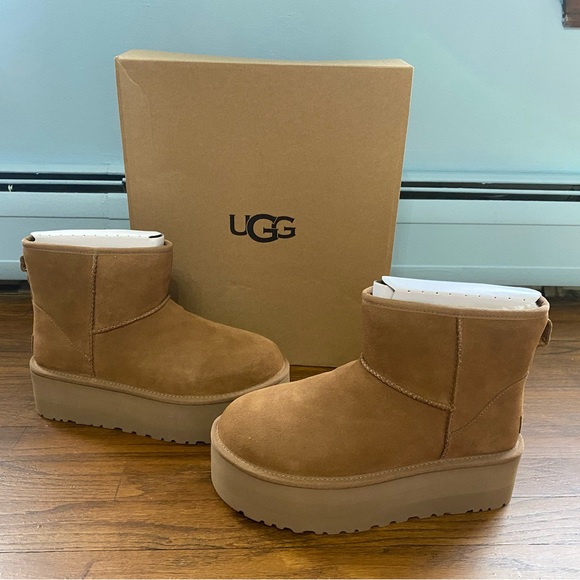 UGG Classic Mini Platform - Picture 8 of 11